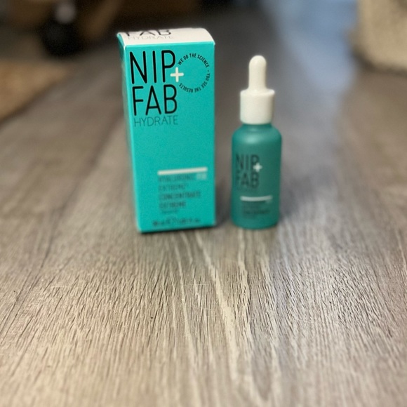 Nip + Fab Hyaluronic Fix Extreme4 Concentrate 2% - Picture 2 of 8